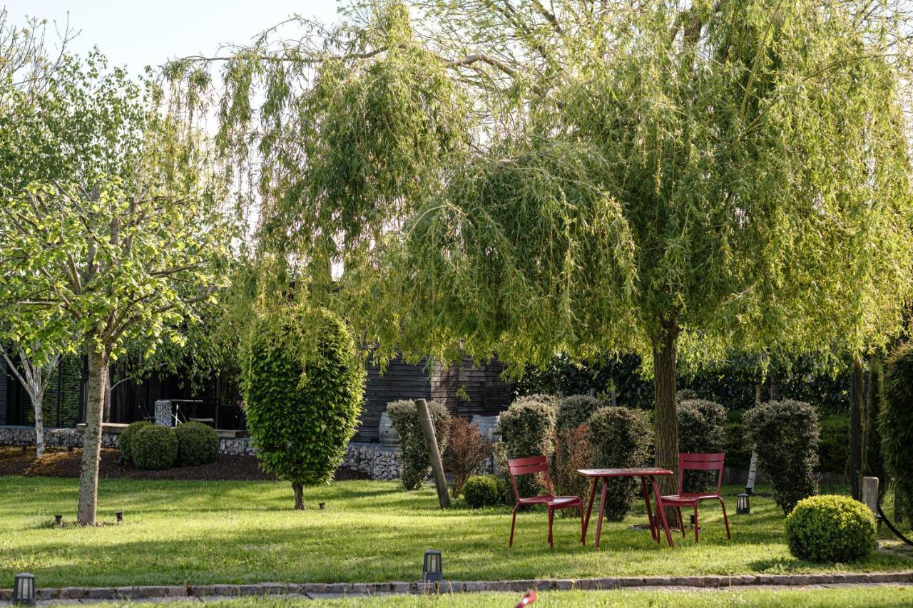 Le Domaine Des Pres Verts Suites & Chambres Avec Jacuzzi Privatif Jouey 외부 사진