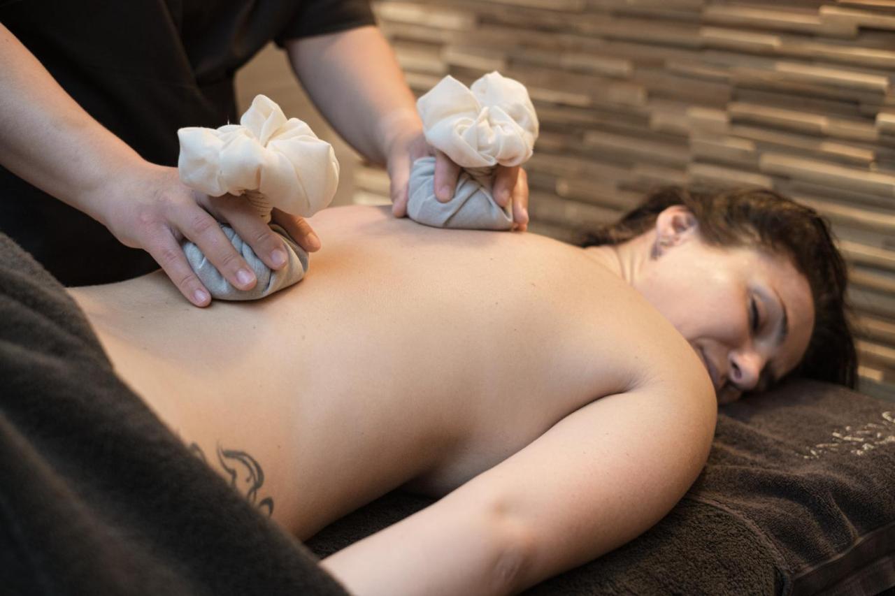 Le Domaine Des Pres Verts Suites & Chambres Avec Jacuzzi Privatif Jouey 외부 사진