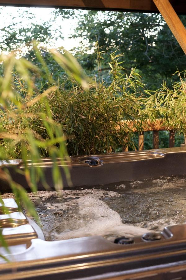 Le Domaine Des Pres Verts Suites & Chambres Avec Jacuzzi Privatif Jouey 외부 사진