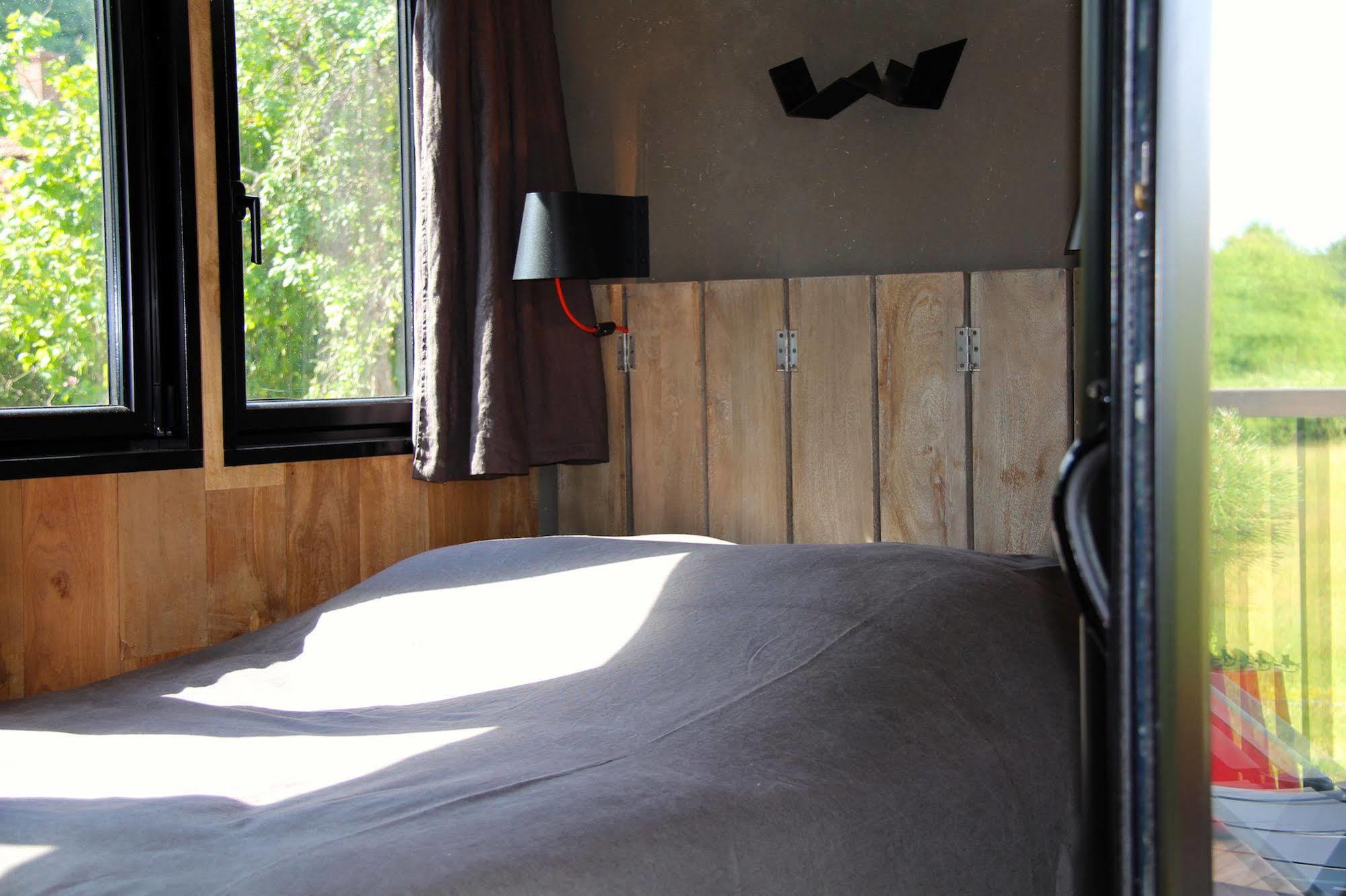 Le Domaine Des Pres Verts Suites & Chambres Avec Jacuzzi Privatif Jouey 외부 사진